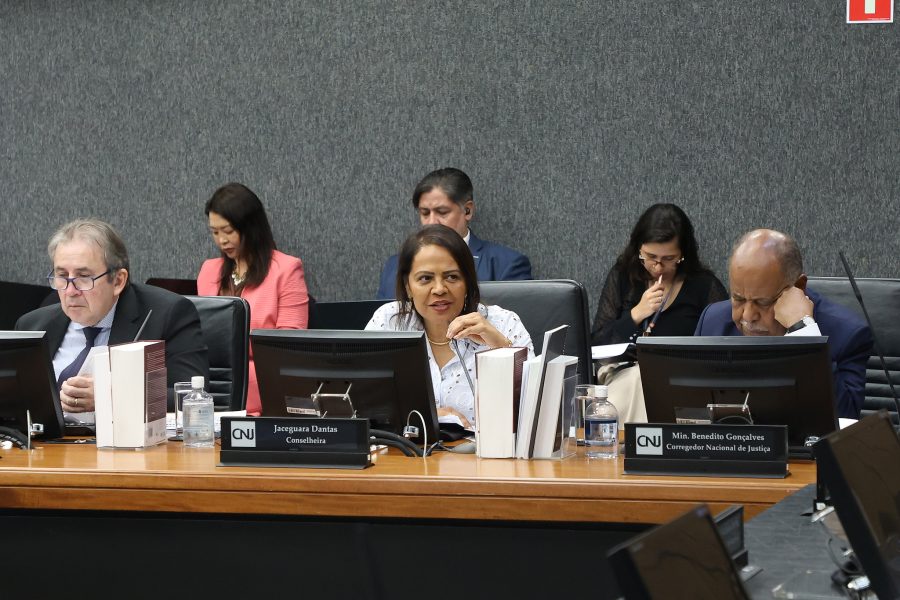 CNJ aprova diretrizes para combater a violência processual contra mulheres